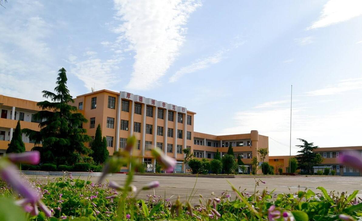 美丽的校园作文400字
