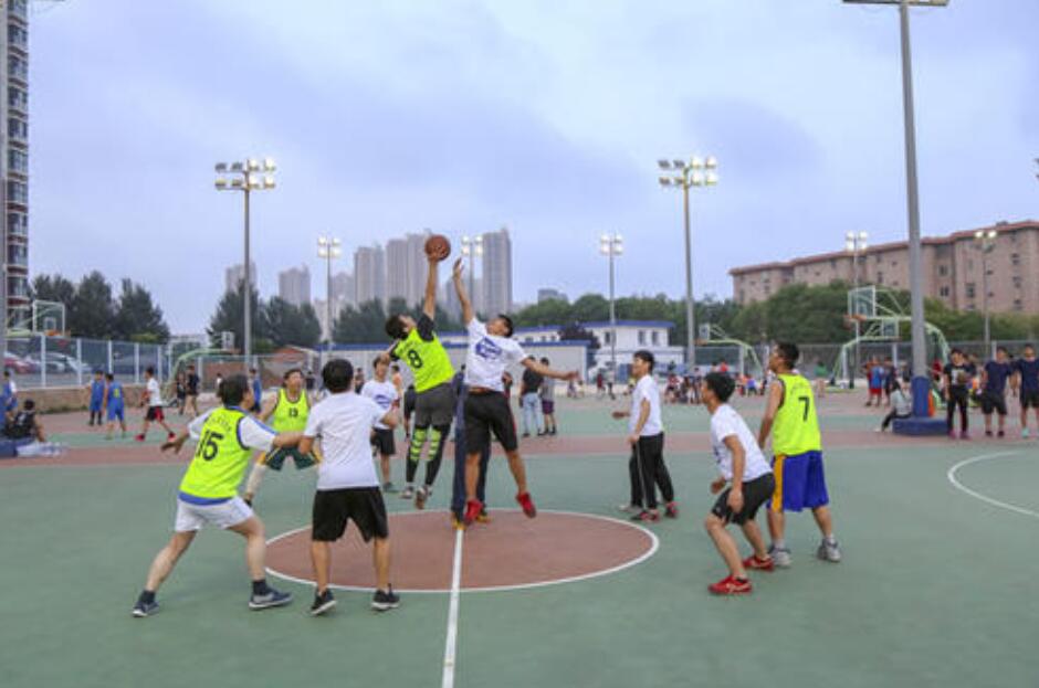 一次难忘的篮球比赛作文600字