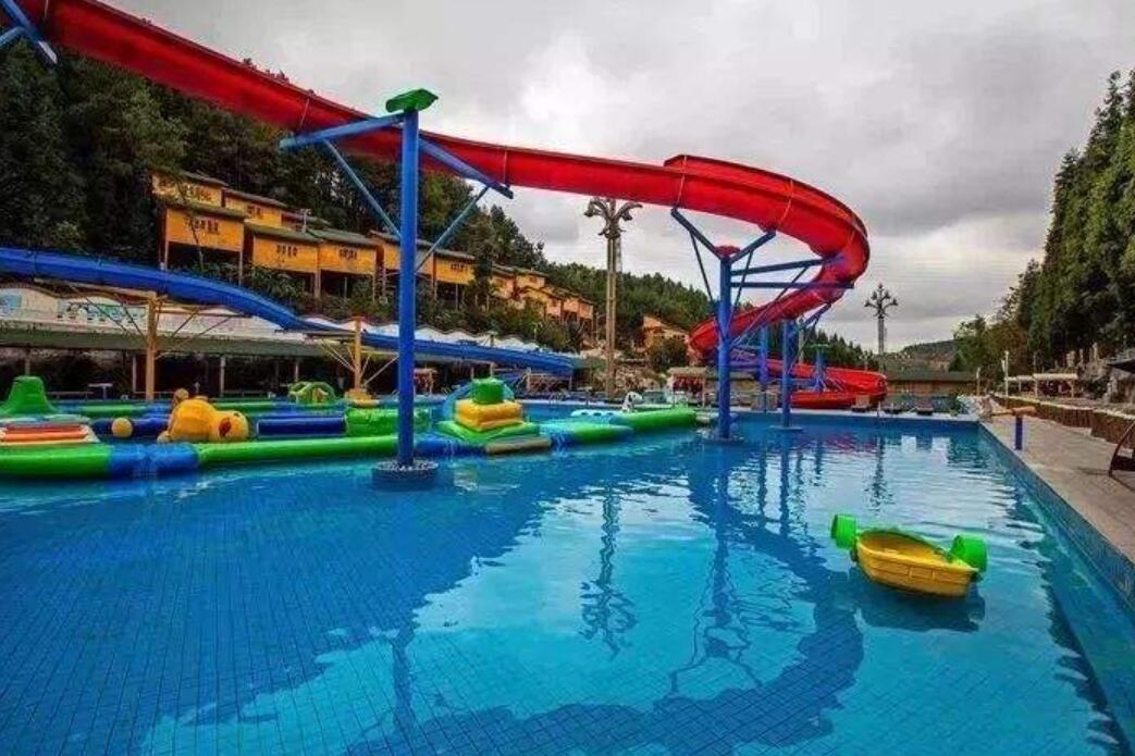 游水上乐园作文500字