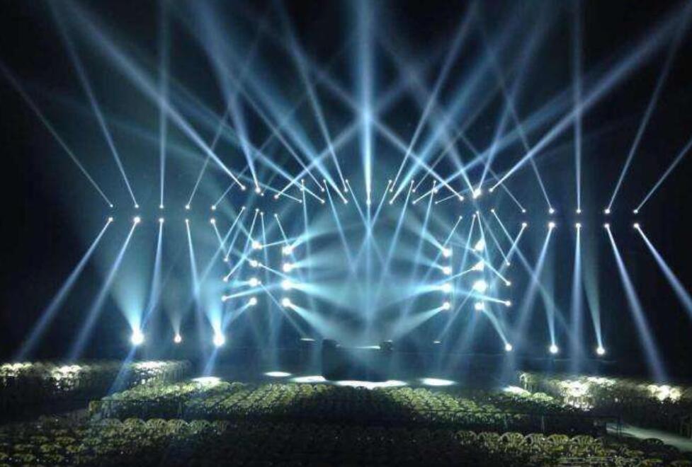 特殊的舞台作文600字