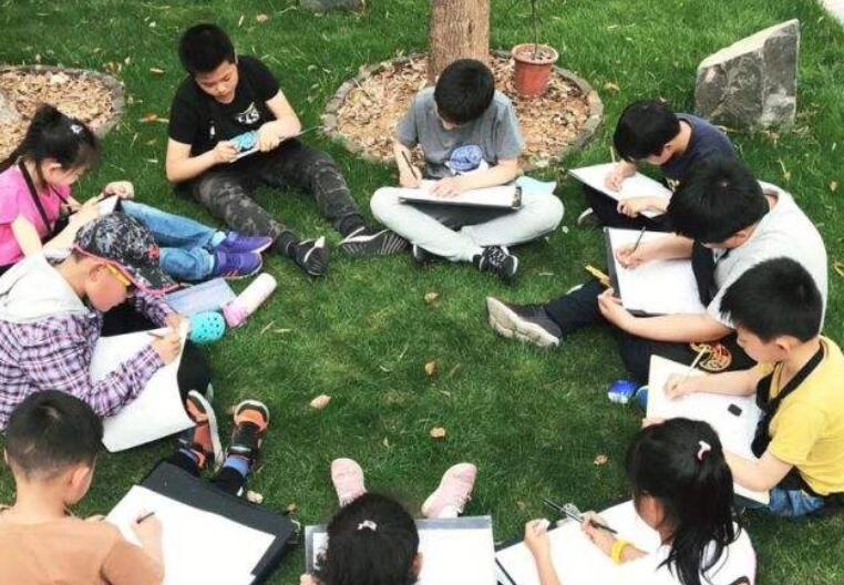 小小雕塑家.jpg 小小雕塑家.jpg