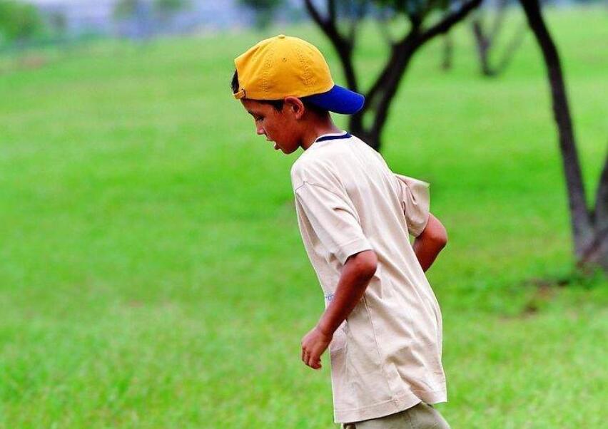 一个小男孩作文600字