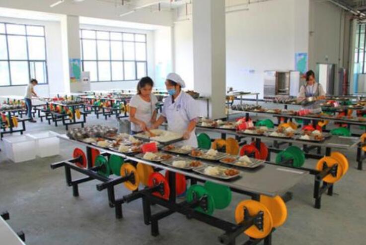 美丽的弯腰者作文700字