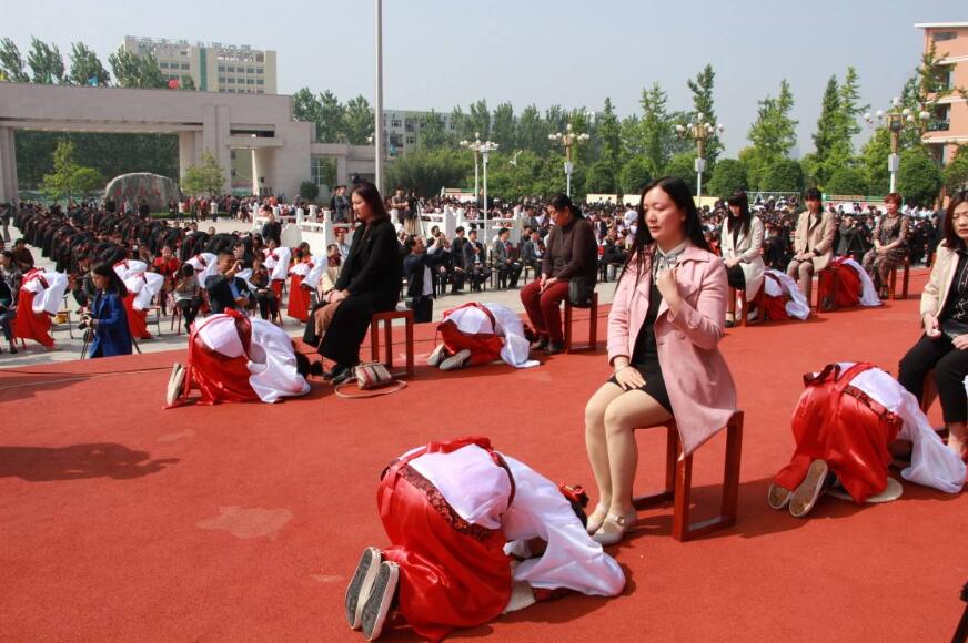 参加成人礼有感作文800字