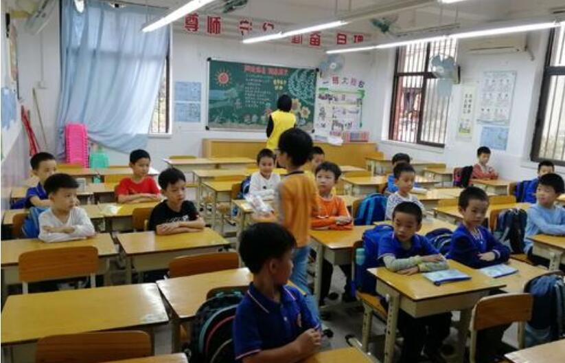 身边有特点的人作文400字四年级