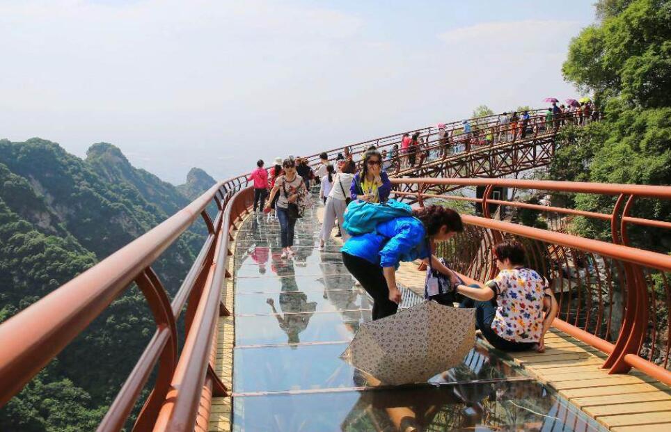 走玻璃栈道作文600字