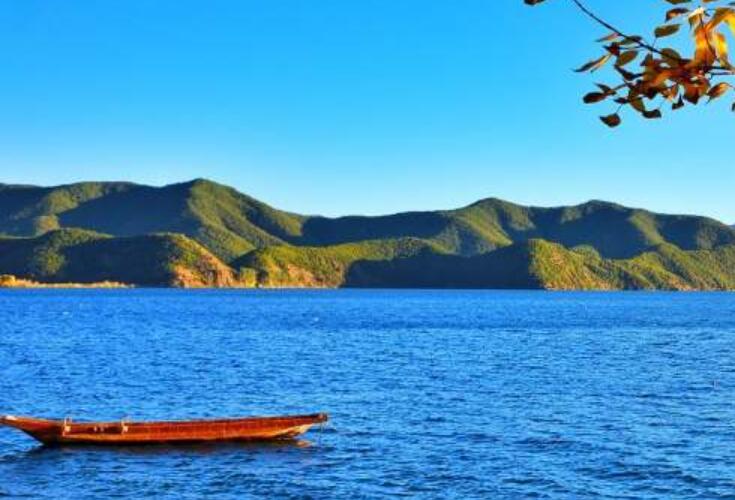 美丽的湖泊作文400字