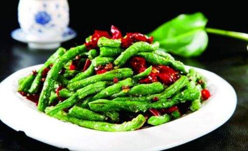 又麻又辣的干煸豆角.jpg