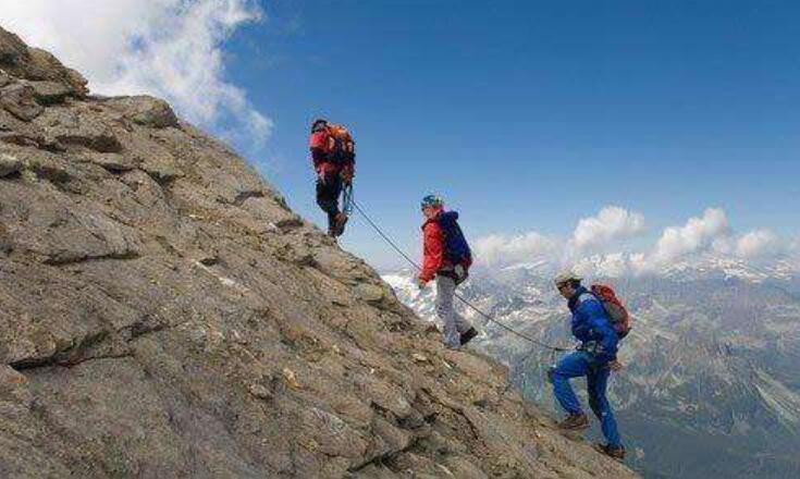 爬山作文600字初二
