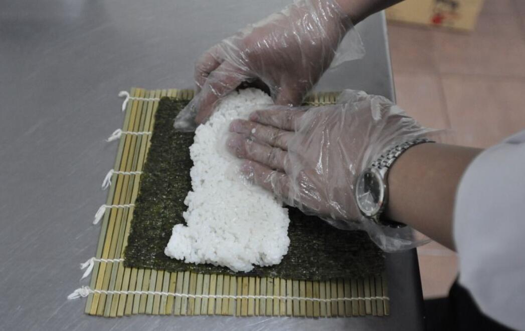 怎样制作寿司.jpg