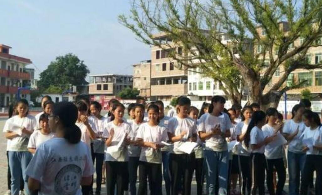 学做米饼以及结营仪式.jpg 学做米饼以及结营仪式.jpg