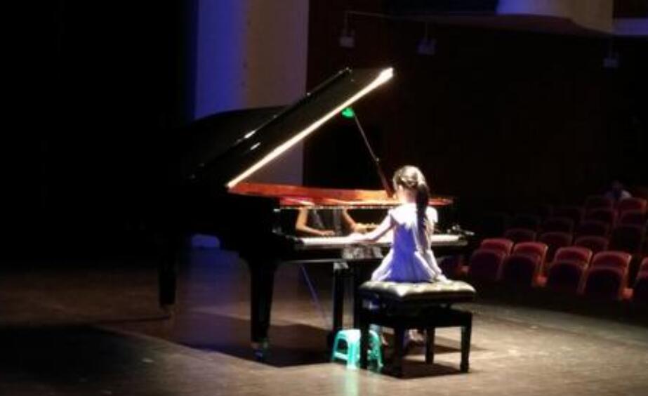 钢琴比赛.jpg