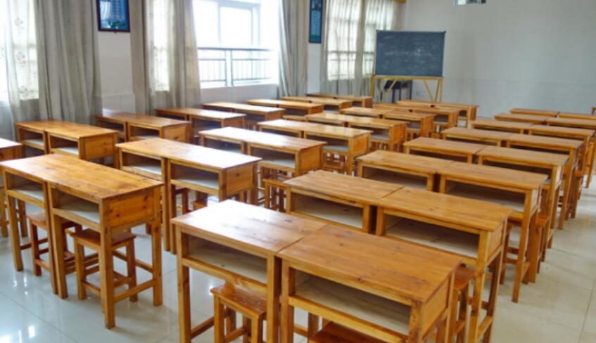 一张课桌的自述.jpg 一张课桌的自述.jpg