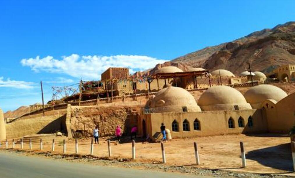 美丽而神奇的吐鲁番.jpg 美丽而神奇的吐鲁番.jpg