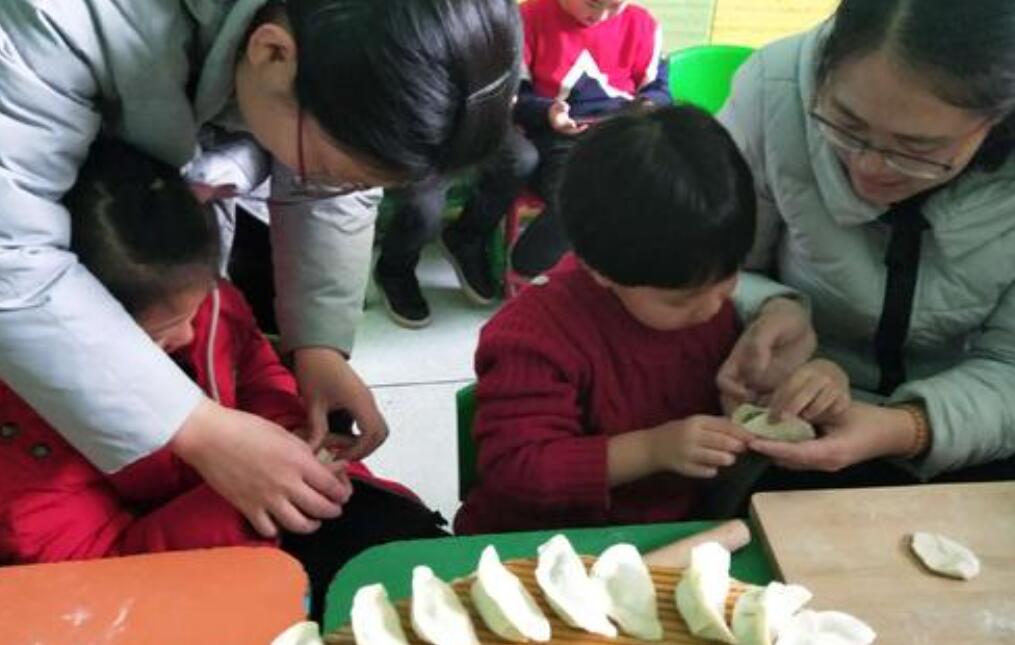 妈妈教我包水饺作文700字