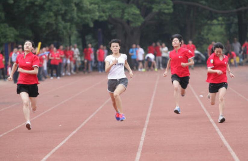 一场跑步比赛.jpg 一场跑步比赛.jpg