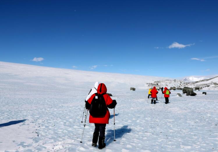 南极冰川探险之旅.jpg
