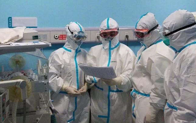 迎接白衣天使凯旋.jpg 迎接白衣天使凯旋.jpg