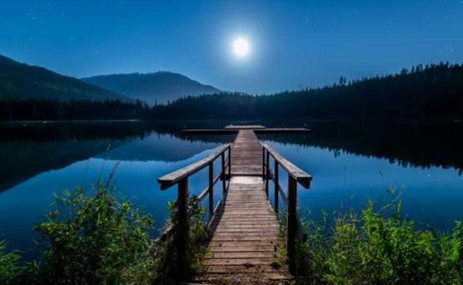 月色美景.jpg 月色美景.jpg