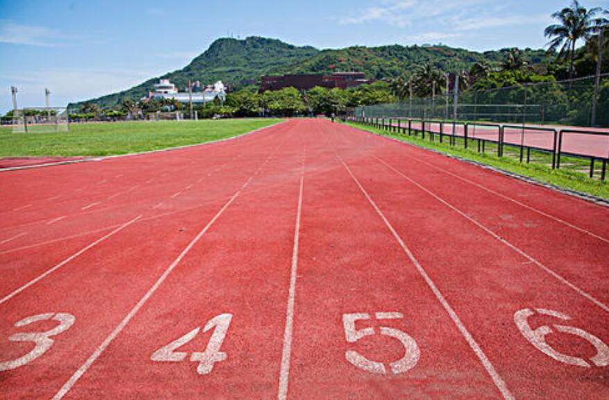 我们的学校.jpg 我们的学校.jpg