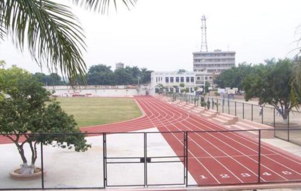 校园的一角.jpg 校园的一角.jpg