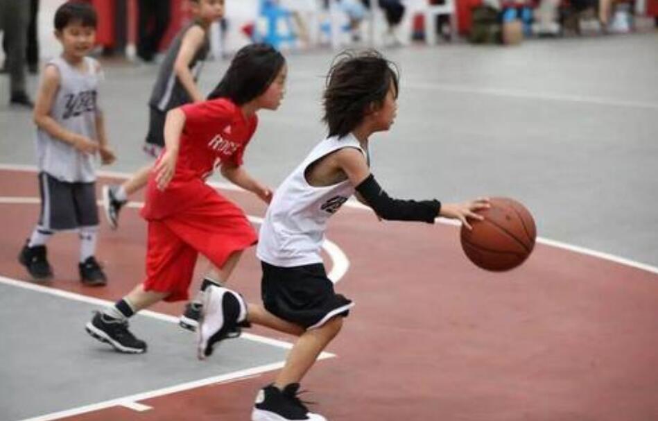 打篮球.jpg 打篮球.jpg