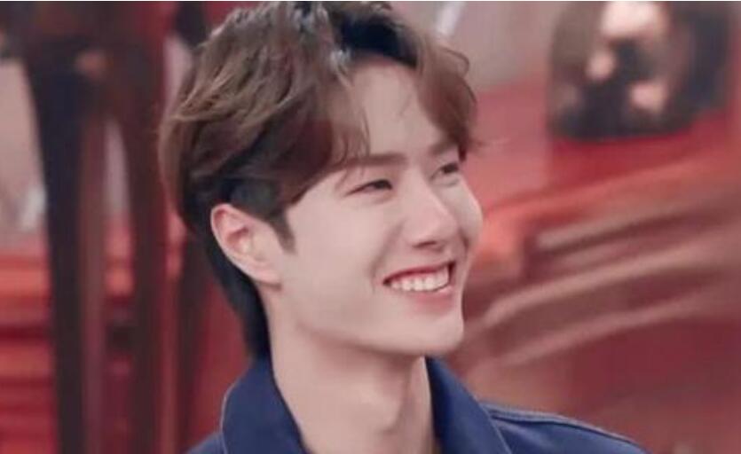 他笑了.jpg 他笑了.jpg