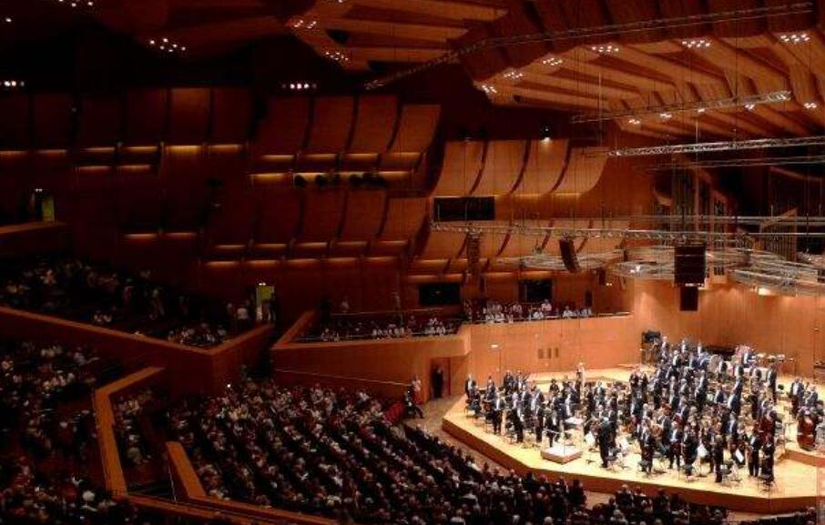 听音乐会.jpg 听音乐会.jpg