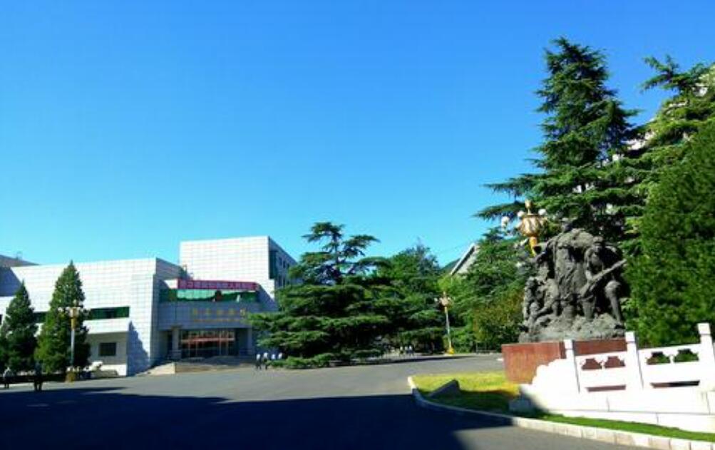 九月的校园.jpg 九月的校园.jpg