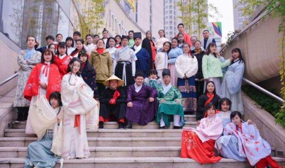 汉服热.jpg 汉服热.jpg