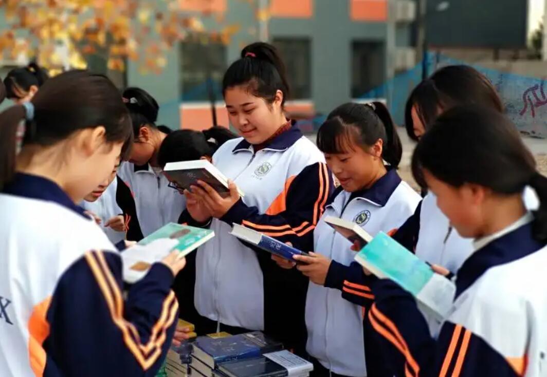 中学读书.jpg 中学读书.jpg