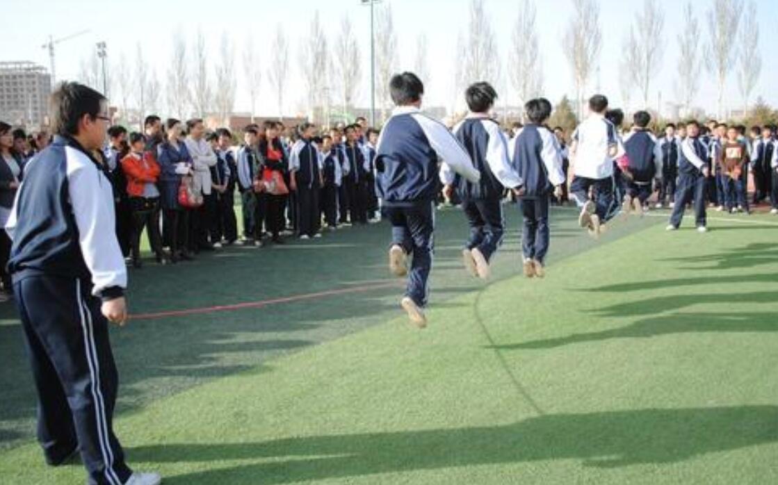 跳绳比赛.jpg 跳绳比赛.jpg