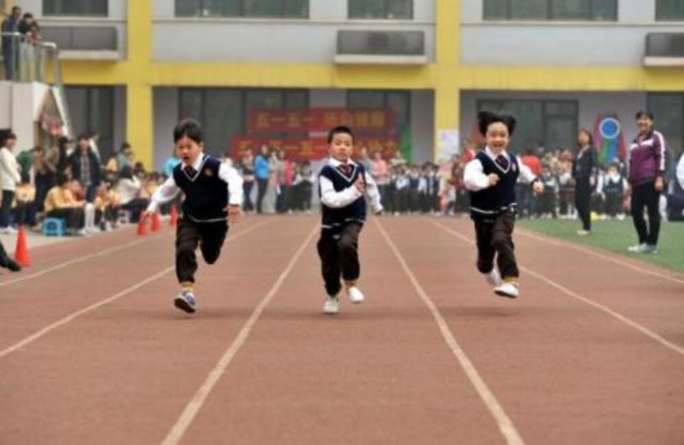 开运动会.jpg 开运动会.jpg