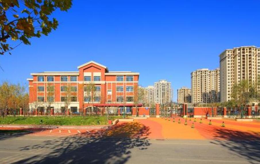 美丽的校园.jpg 美丽的校园.jpg