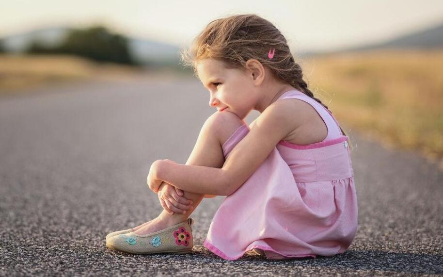 小女孩的纯真.jpg 小女孩的纯真.jpg