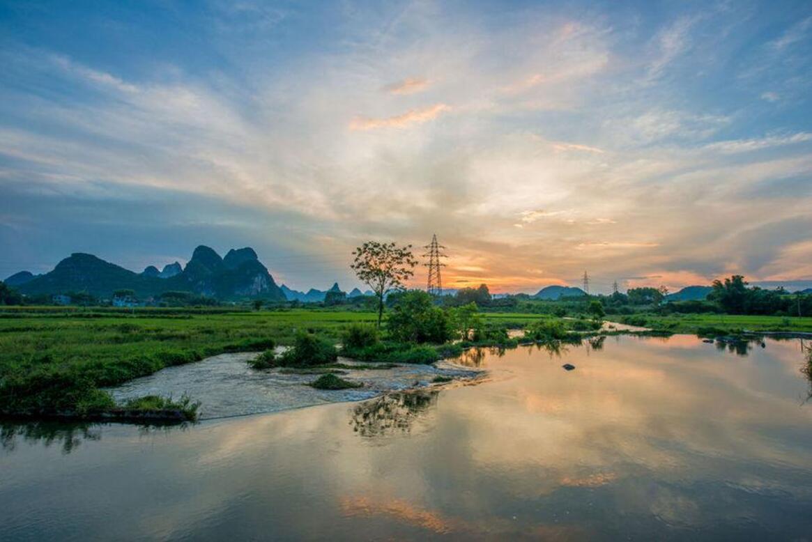 家乡的山.jpg 家乡的山.jpg