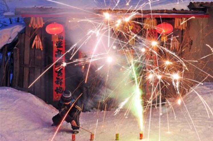 放烟花.jpg 放烟花.jpg