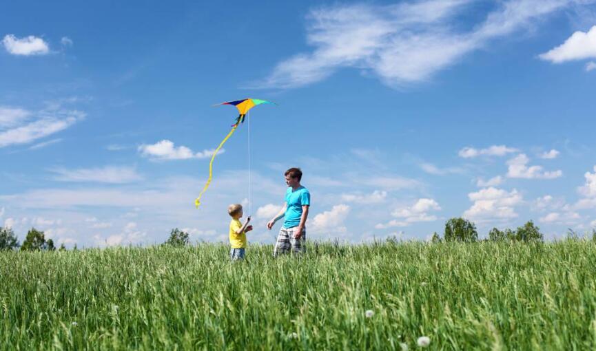 父亲与风筝.jpg 父亲与风筝.jpg