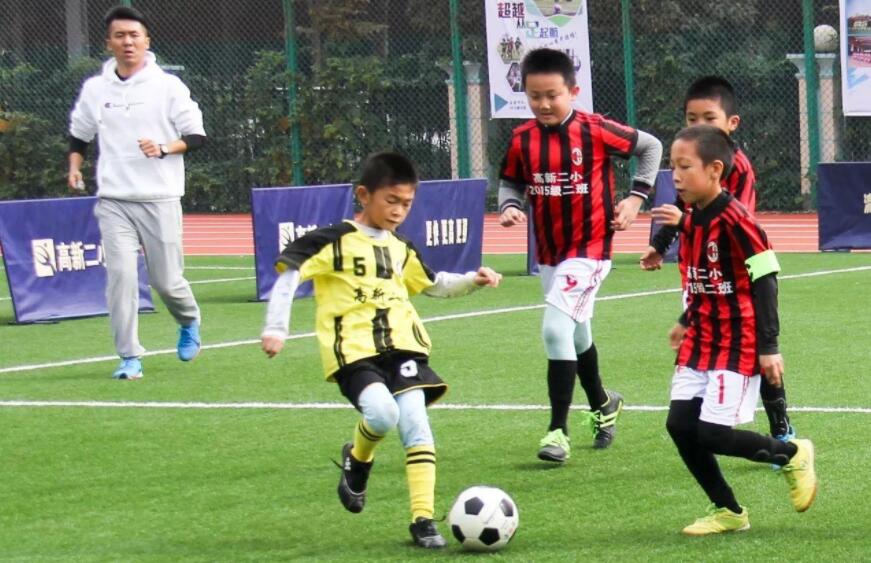 校园足球赛.jpg