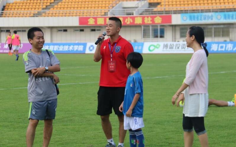 球迷爸爸.jpg 球迷爸爸.jpg