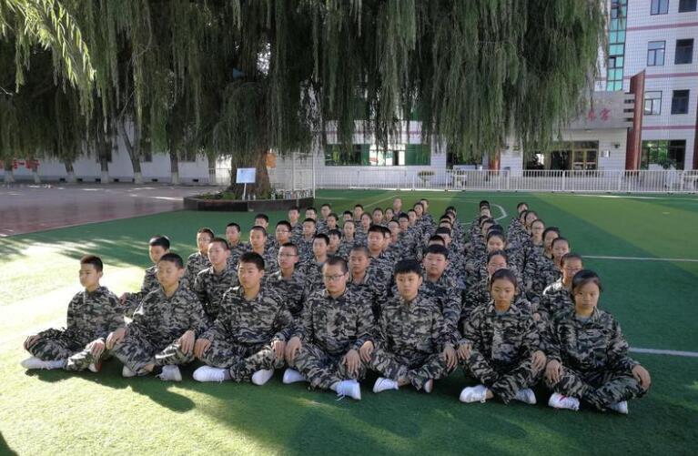第一次参加军训.jpg