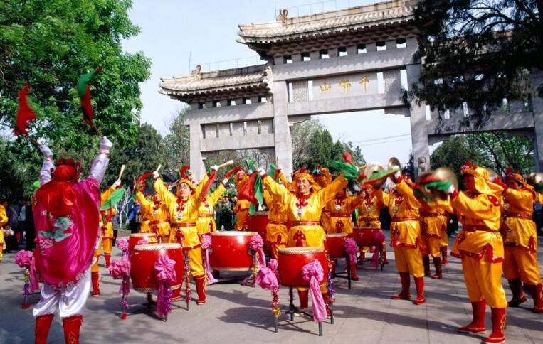 千佛山庙会.jpg 千佛山庙会.jpg