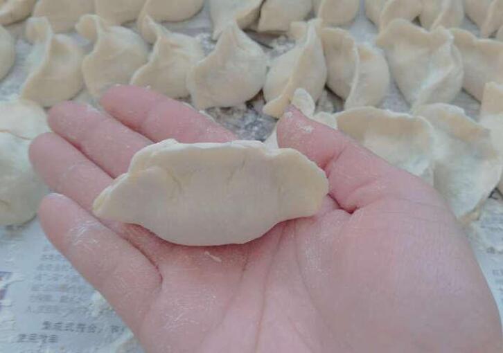 第一次包饺子.jpg 第一次包饺子.jpg