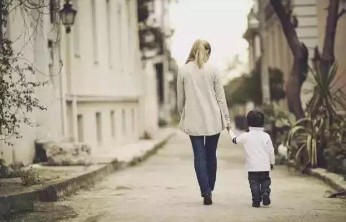 母亲.jpg 母亲.jpg