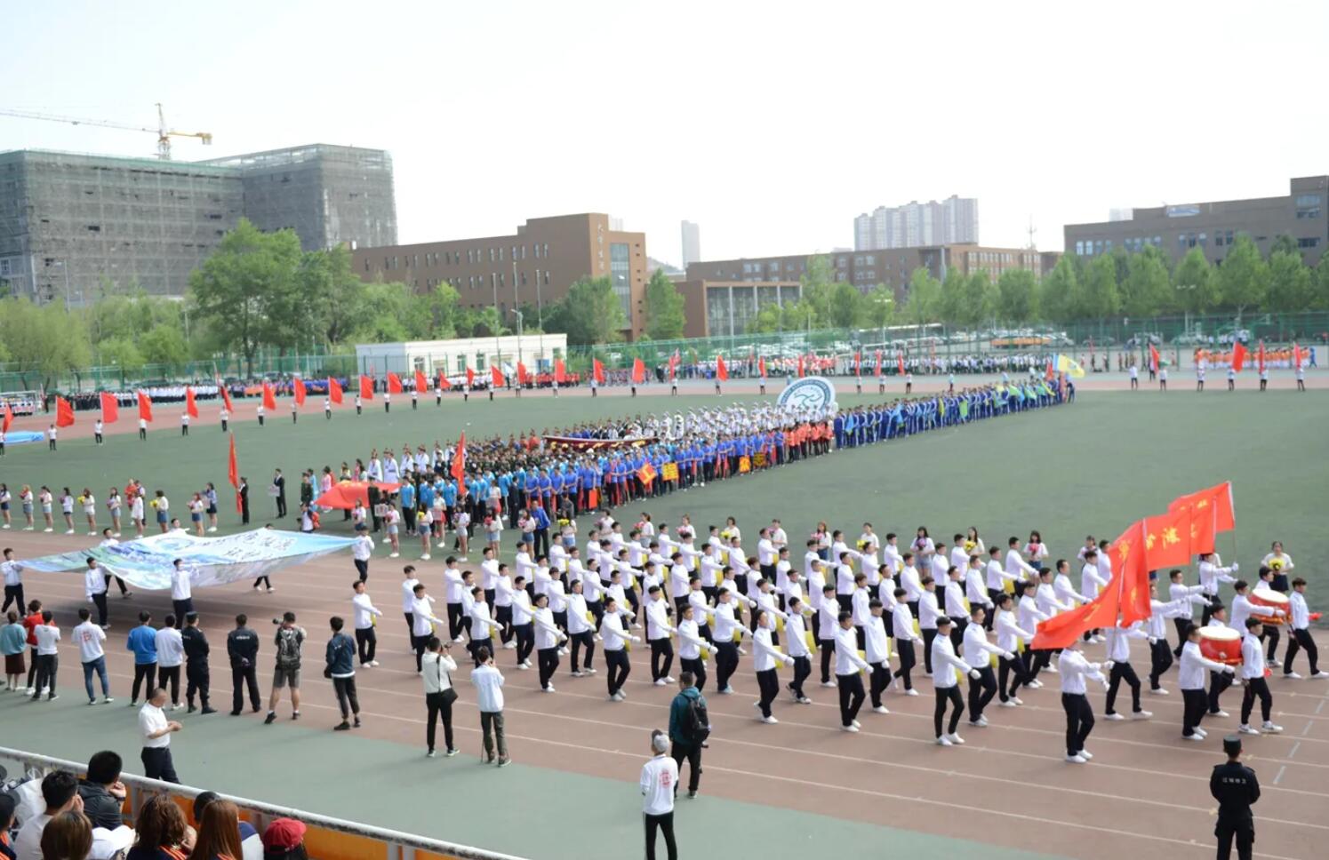 队列比赛.jpg 队列比赛.jpg