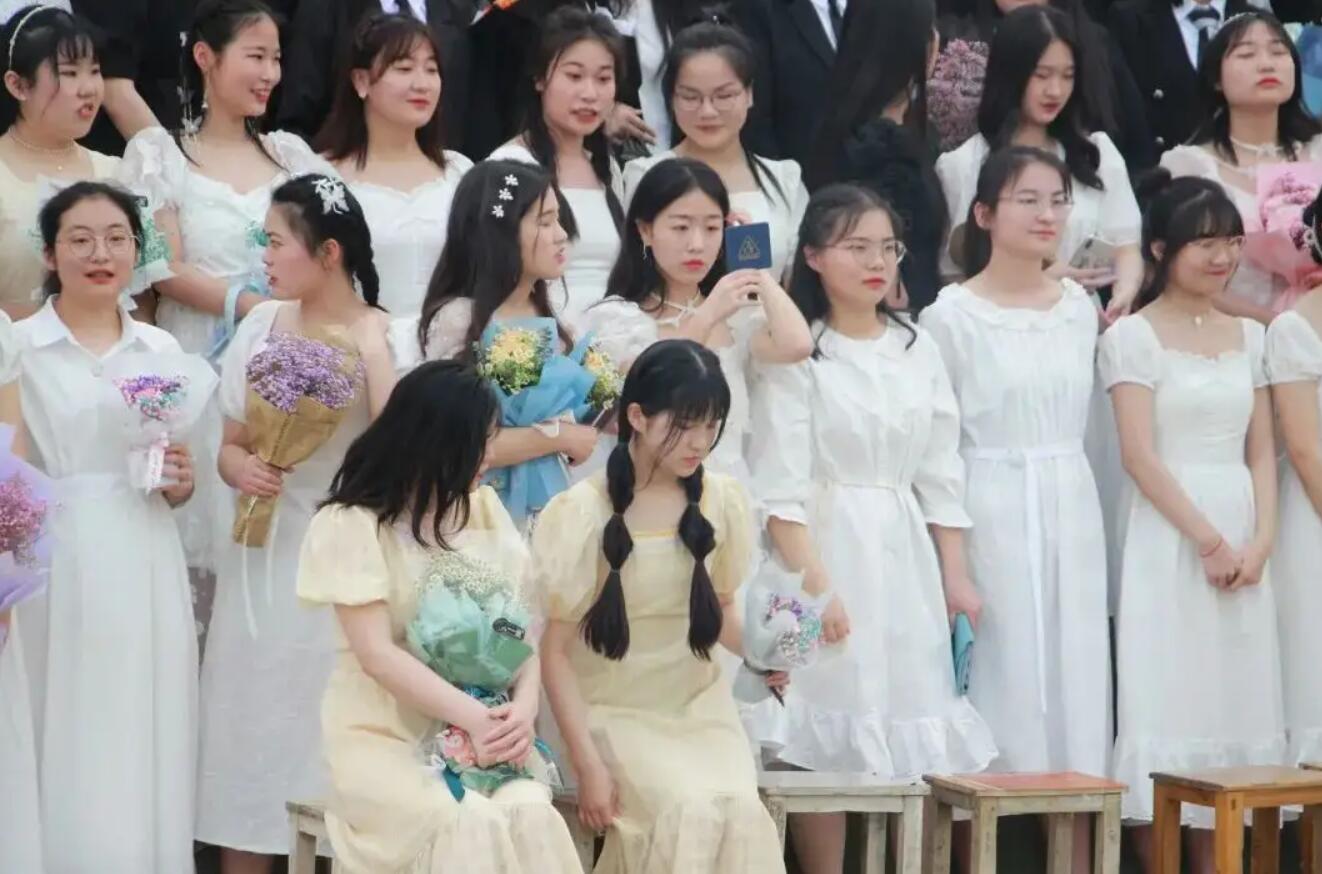 初中毕业话题.jpg 初中毕业话题.jpg